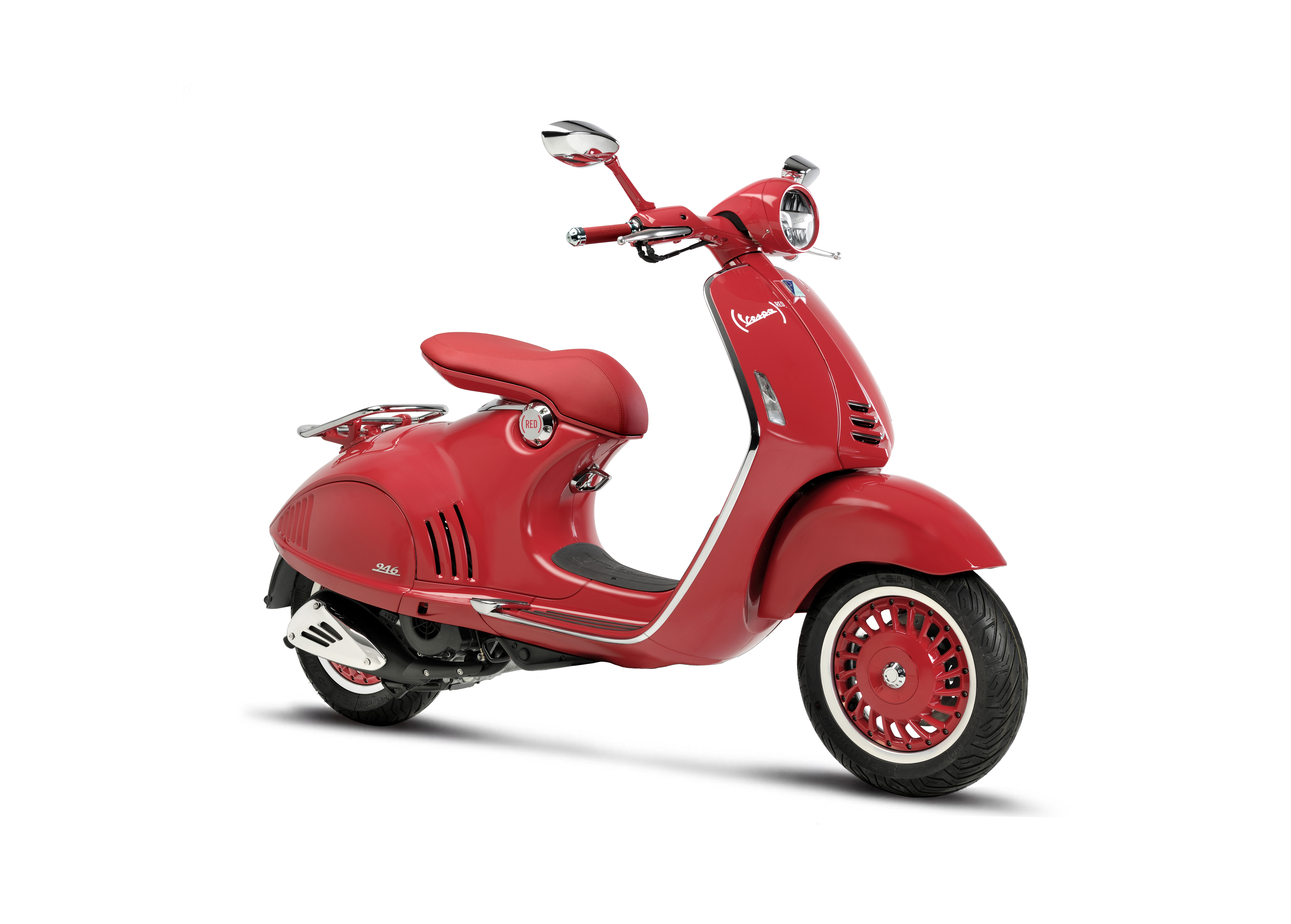 Итальянский мотороллер. Vespa 946. Скутер Веспа 946. Мотороллер итальянский Веспа. Итальянский скутер Vespa.